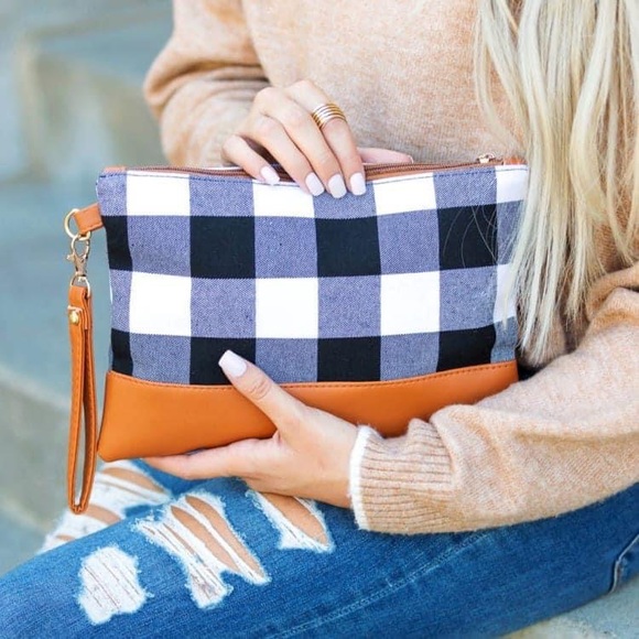 Buffalo Plaid Clutch - Picture 3 of 4